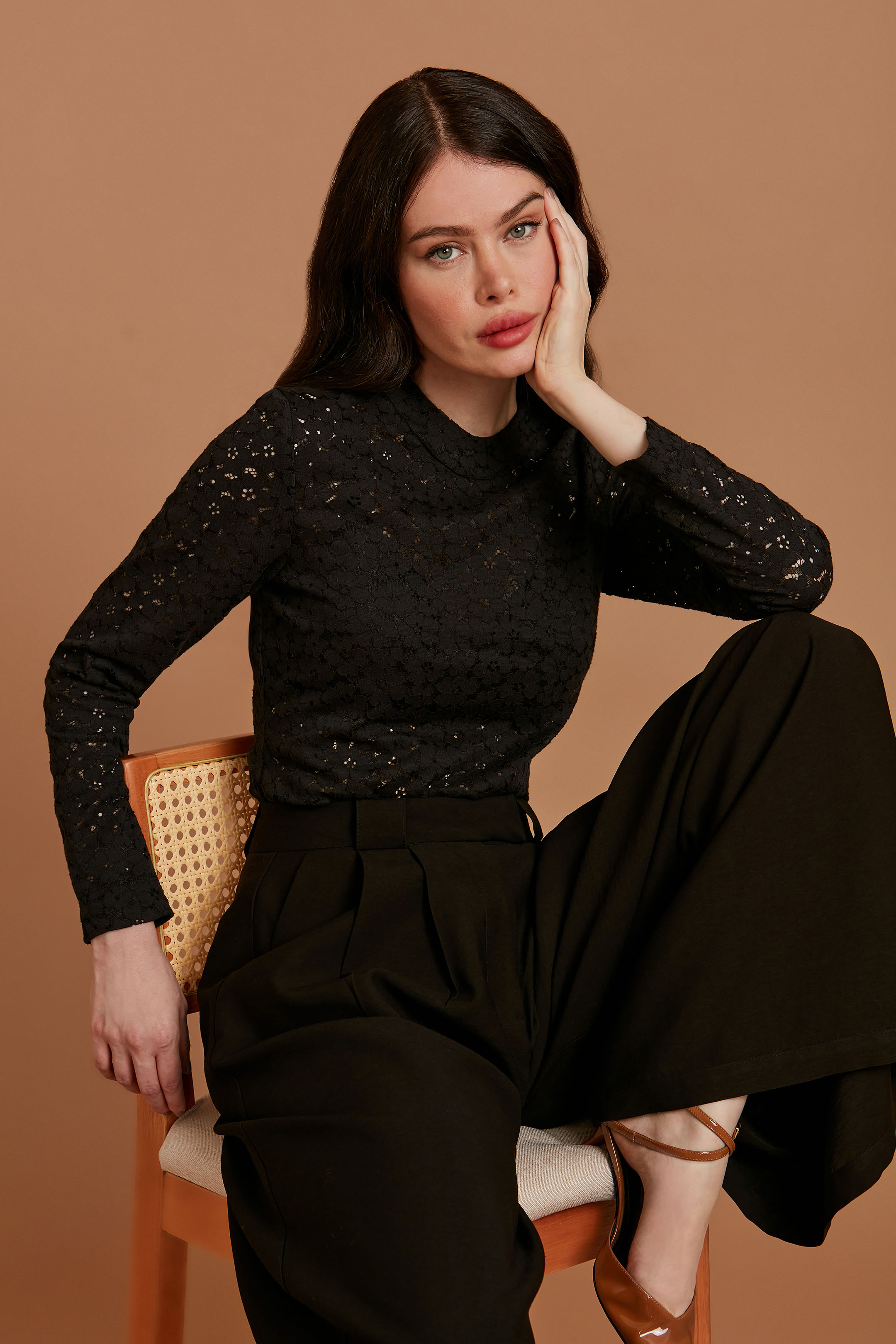 Blusa de Renda Cecília Black