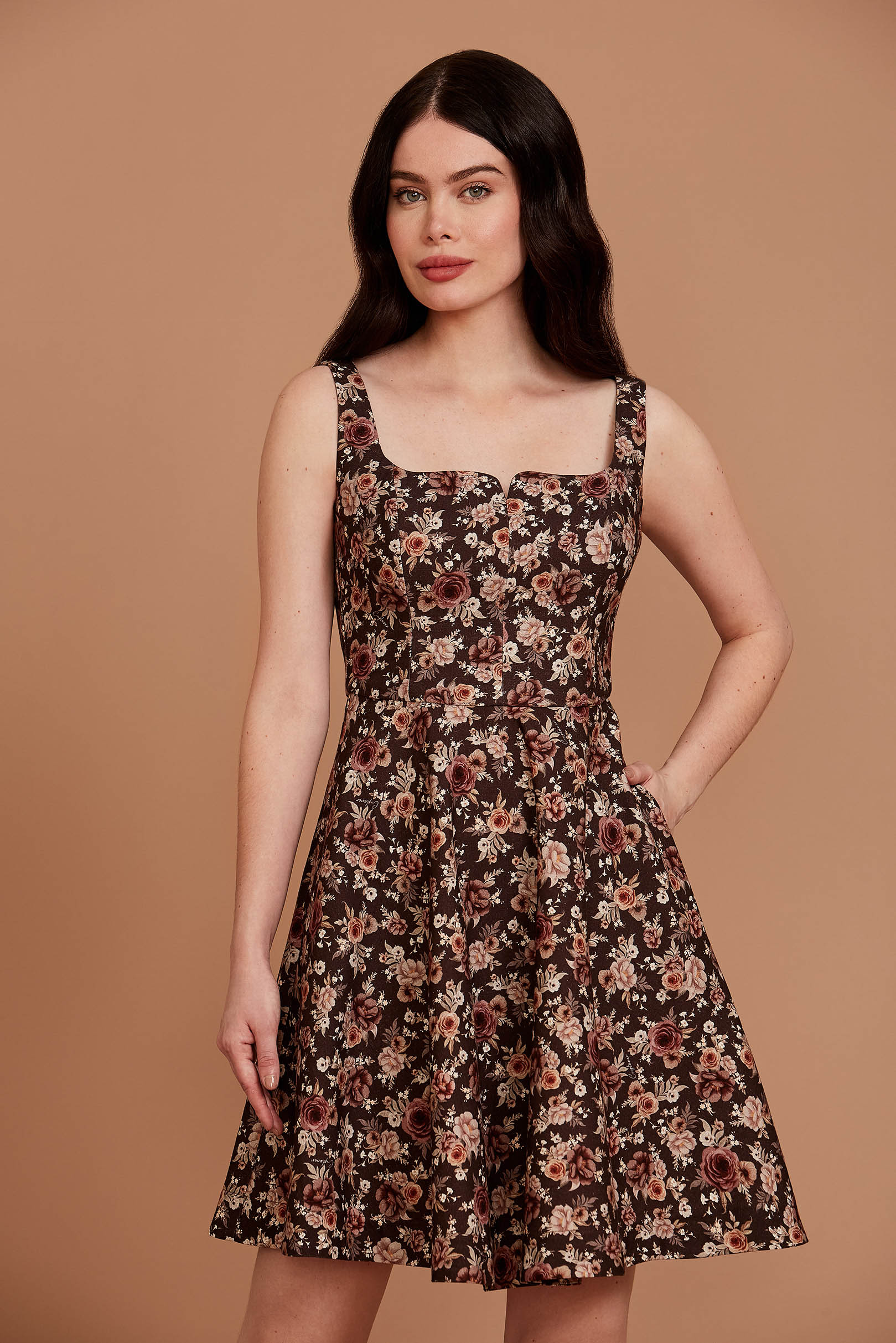 Vestido Curto Hannah Mocha Flowers