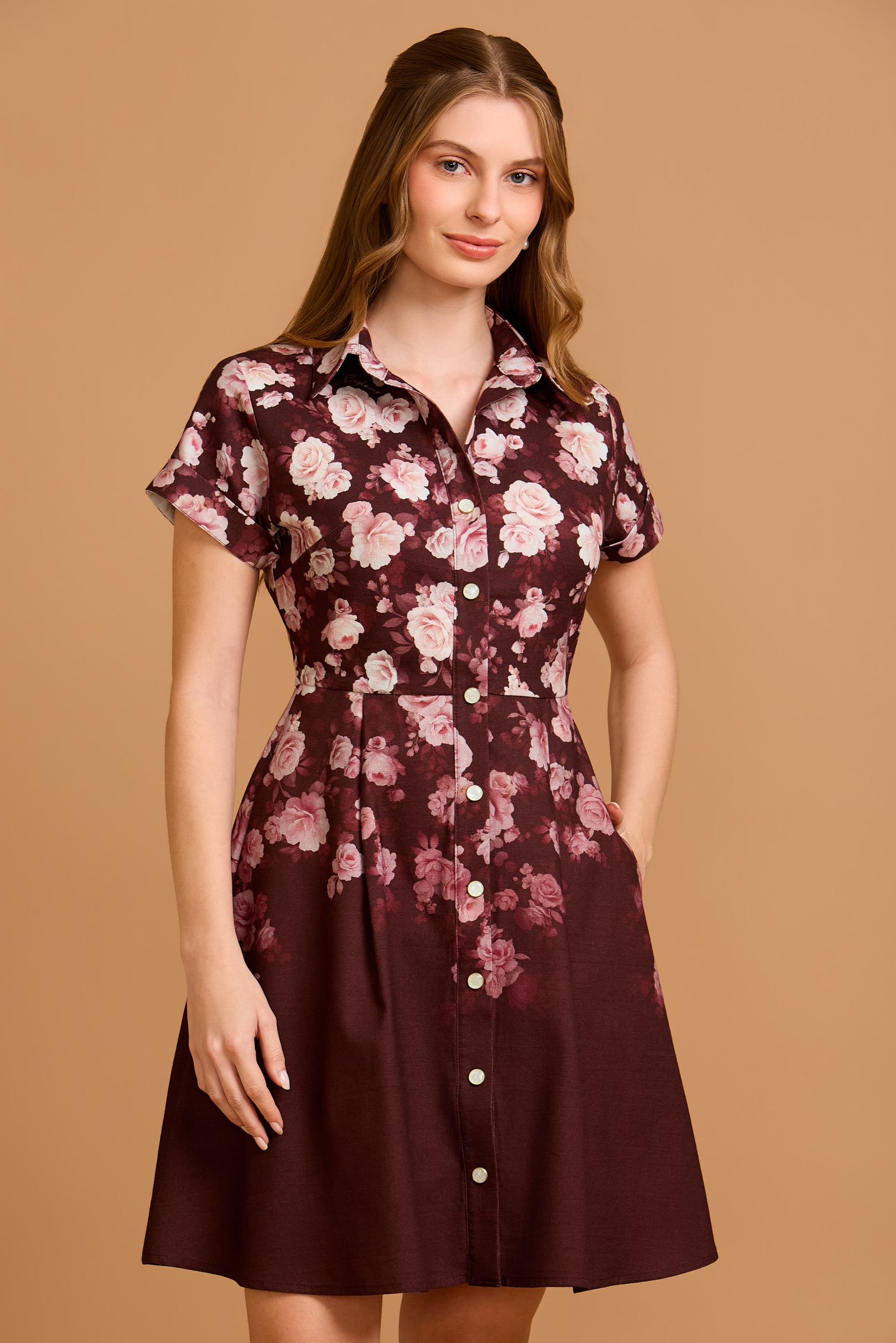 Vestido Curto Dália Floral Royal Garden