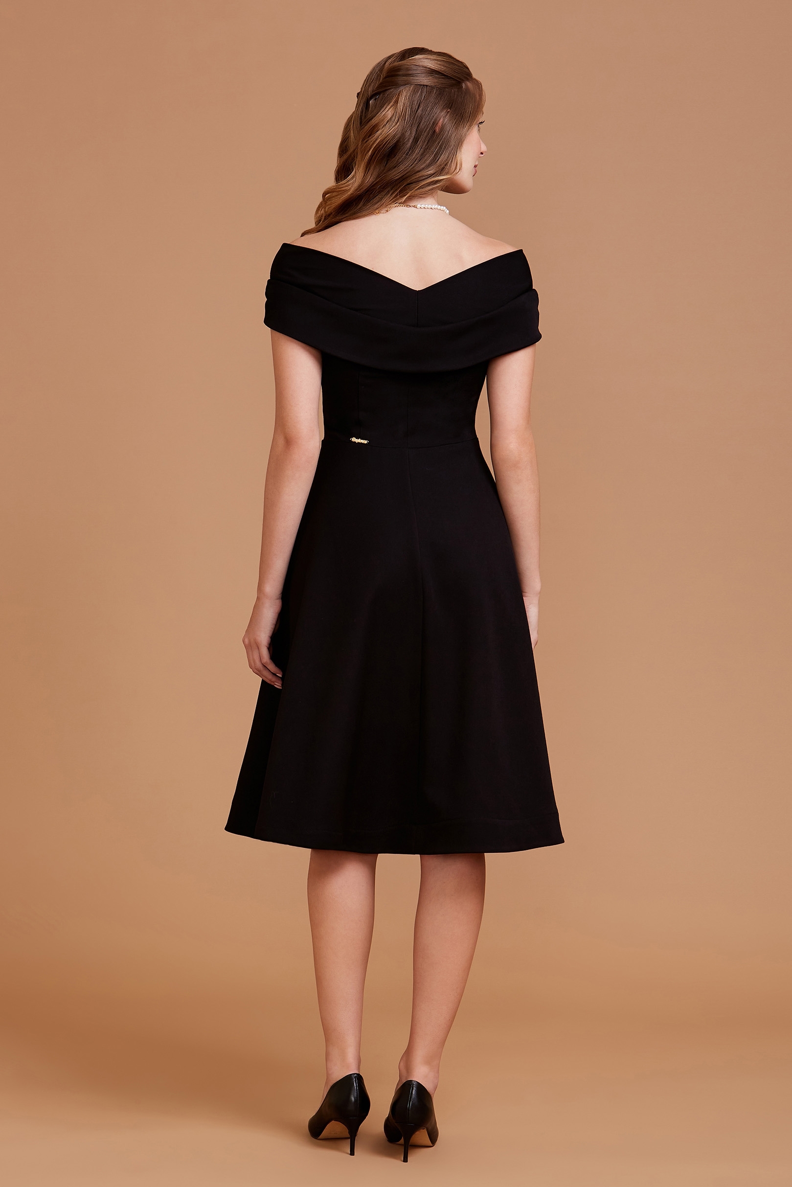 PRÉ-VENDA] Vestido Midi Victoria Black